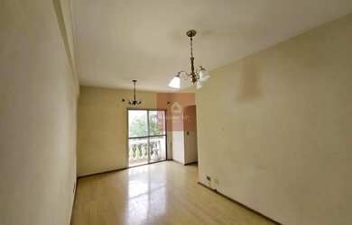 Imagem: O apartamento possui 1 Dormitório, 1 Banheiro, 1 Vaga na garagem