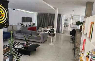 Imagem: A casa em condomínio possui 2 Dormitórios, 3 Banheiros, 4