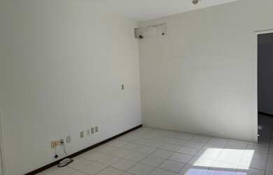 Imagem: O depósito possui 2 Vagas na garagem e 65m² de Área e está