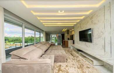 Imagem: A casa em condomínio possui 5 Dormitórios, 5 Banheiros, 5