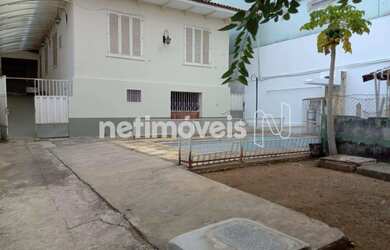 Imagem: O depósito possui 5 Vagas na garagem, 361m² de Área e está