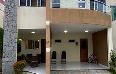 Imagem: A casa possui 4 Dormitórios, 4 Banheiros, 2 Vagas na garagem