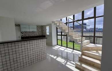 Imagem: A casa em condomínio possui 4 Dormitórios, 3 Banheiros, 2