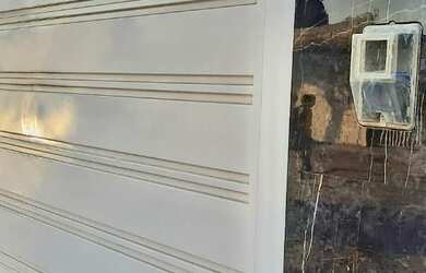 Imagem: A casa possui 3 Dormitórios, 2 Banheiros, 3 Vagas na garagem