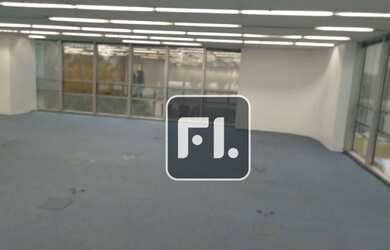 Imagem: O depósito possui 4 Vagas na garagem e 267m² de Área e está