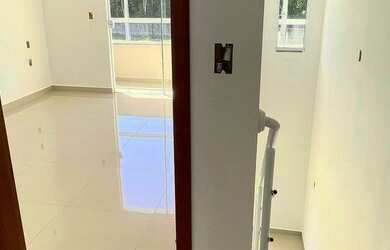 Imagem: A casa possui 2 Dormitórios, 2 Banheiros, 1 Vaga na garagem