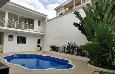 Imagem: A casa possui 5 Dormitórios, 5 Banheiros, 5 Vagas na garagem