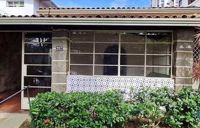 Imagem: A casa possui 4 Dormitórios, 3 Banheiros, 2 Vagas na garagem