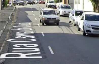 Imagem: A casa possui 1 Dormitório, 1 Banheiro, 1 Vaga na garagem