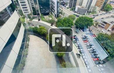 Imagem: O depósito possui 5 Vagas na garagem, 432m² de Área e está