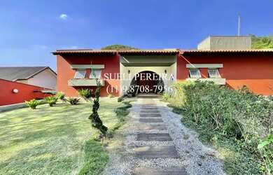 Imagem: A casa em condomínio possui 5 Dormitórios, 5 Banheiros, 4