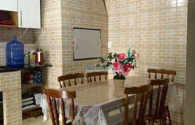 Imagem: A casa possui 4 Dormitórios, 3 Banheiros, 4 Vagas na garagem