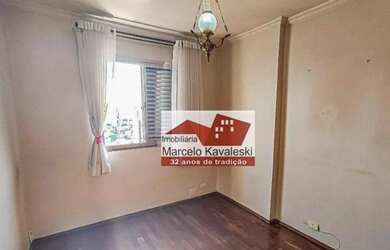 Imagem: O apartamento possui 3 Dormitórios, 1 Banheiro, 1 Vaga na garagem