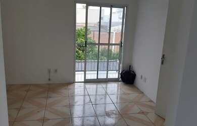 Imagem: O apartamento possui 3 Dormitórios, 1 Banheiro, 1 Vaga na garagem