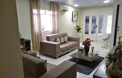 Imagem: A casa possui 2 Dormitórios, 1 Banheiro, 1 Vaga na garagem