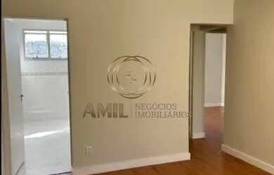 Imagem: O apartamento possui 2 Dormitórios, 1 Banheiro, 1 Vaga na garagem