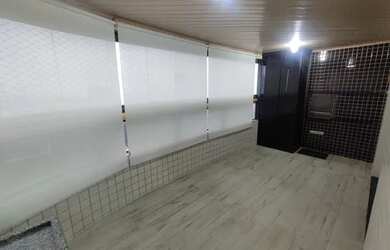 Imagem: O apartamento possui 3 Dormitórios, 1 Banheiro, 2 Vagas na