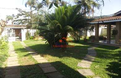 Imagem: A casa possui 2 Dormitórios, 2 Banheiros, 4 Vagas na garagem