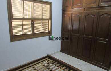 Imagem: A casa possui 3 Dormitórios, 1 Banheiro, 4 Vagas na garagem