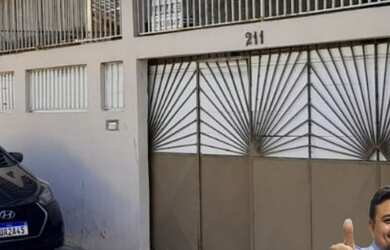 Imagem: A casa possui 3 Dormitórios, 2 Banheiros, 1 Vaga na garagem