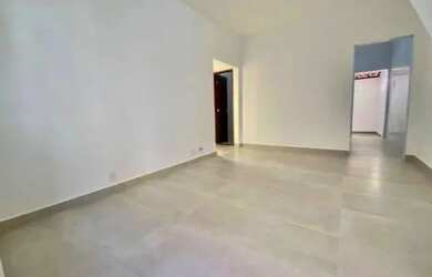 Imagem: O apartamento possui 2 Dormitórios, 1 Banheiro, 2 Vagas na