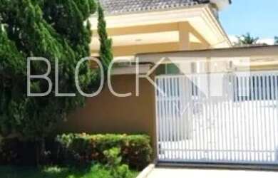 Imagem: A casa em condomínio possui 3 Dormitórios, 3 Banheiros, 4