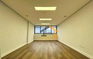 Imagem: O depósito possui 1 Vaga na garagem, 39m² de Área e está