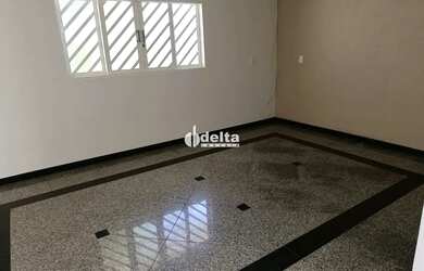 Imagem 4: Casa residencial com 5 quartos sendo 2 suítes disponível para locação...