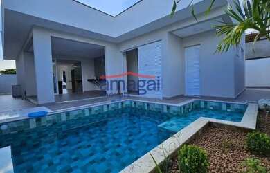 Imagem: A casa em condomínio possui 3 Dormitórios, 3 Banheiros, 2