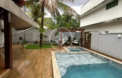 Imagem: A casa em condomínio possui 4 Dormitórios, 3 Banheiros, 5