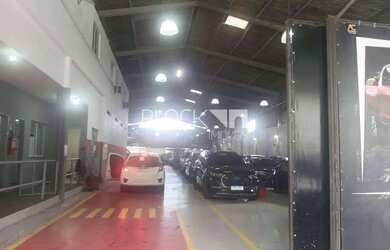 Imagem: O depósito possui 5 Vagas na garagem, 1.650m² de Área e
