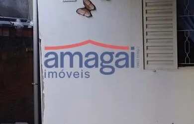 Imagem: A casa possui 2 Dormitórios, 1 Banheiro, 1 Vaga na garagem