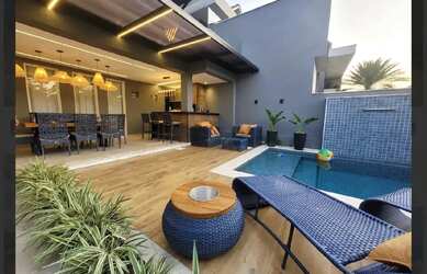 Imagem: A casa em condomínio possui 5 Dormitórios, 5 Banheiros, 2