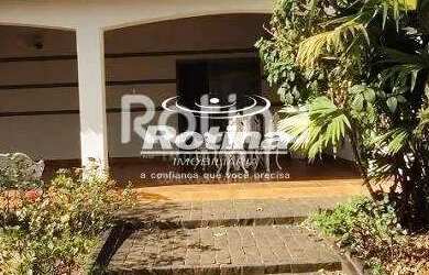 Imagem: O depósito possui 4 Vagas na garagem, 189m² de Área e está