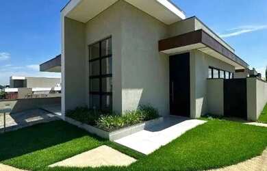 Imagem: A casa em condomínio possui 4 Dormitórios, 4 Banheiros, 4