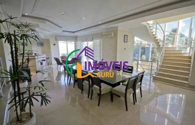 Imagem: A casa em condomínio possui 5 Dormitórios, 5 Banheiros, 5