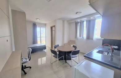 Imagem: A kitnet possui 1 Dormitório, 1 Banheiro, 1 Vaga na garagem