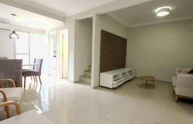 Imagem: O apartamento possui 3 Dormitórios, 2 Banheiros, 2 Vagas na