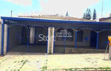 Imagem: A casa à venda possui 3 Dormitórios, 3 Banheiros, 3 Vagas