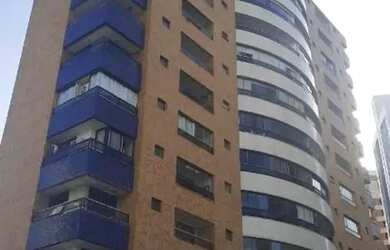 Imagem: O apartamento possui 4 Dormitórios, 1 Banheiro, 3 Vagas na