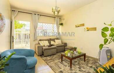 Imagem: A casa possui 3 Dormitórios, 2 Banheiros, 3 Vagas na garagem