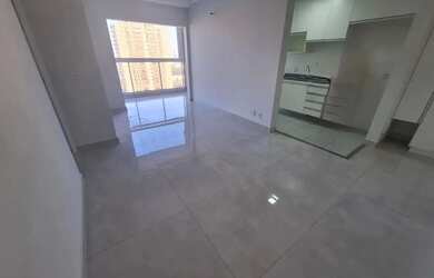 Imagem: O apartamento possui 2 Dormitórios, 1 Banheiro, 2 Vagas na