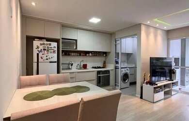 Imagem: O apartamento possui 2 Dormitórios, 2 Banheiros, 2 Vagas na