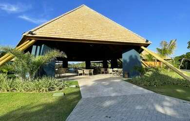 Imagem: O terreno está localizado em Praia do Forte, Mata de São João