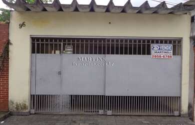 Imagem: A casa possui 2 Dormitórios, 1 Banheiro, 2 Vagas na garagem