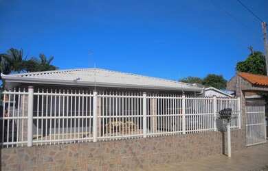 Imagem 2: Excelente Casa com Piscina CA309