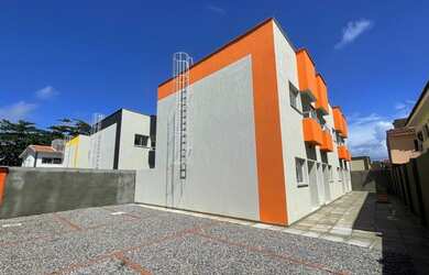 Imagem: A casa possui 2 Dormitórios, 1 Banheiro, 1 Vaga na garagem