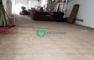 Imagem: O depósito possui 240m² de Área e está localizado em Bairro