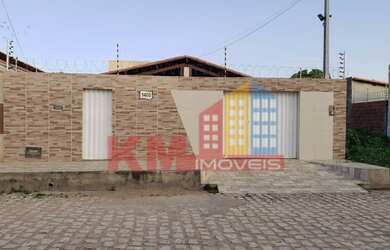 Imagem: A casa possui 2 Dormitórios, 2 Banheiros, 1 Vaga na garagem