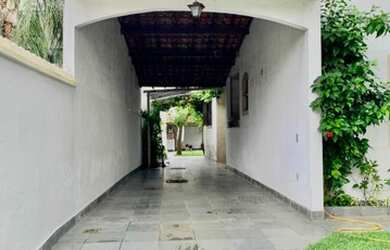 Imagem 5: Casarão antiga. Piscina, Churrasqueira, Varandae658m² de Área